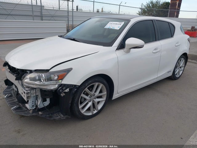 Lexus CT 200H 2017 JTHKD5BH5H2291915 Image 2