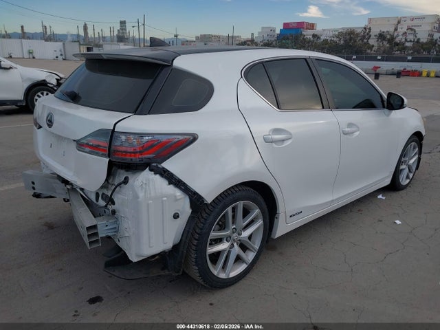 Lexus CT 200H 2017 JTHKD5BH5H2291915 Image 4