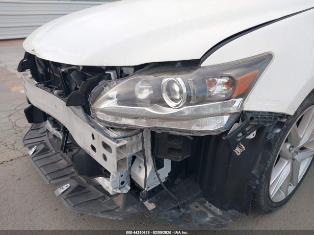 Lexus CT 200H 2017 JTHKD5BH5H2291915 Image 6