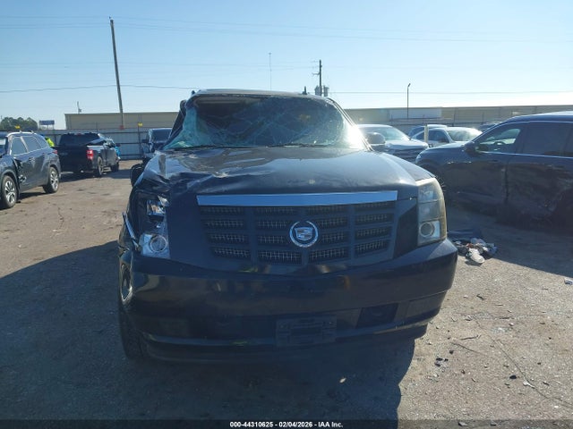 44310625 :رقم المزاد ، 1GYFC66848R232281 vin ، 2008 Cadillac Escalade Esv مزاد بيع