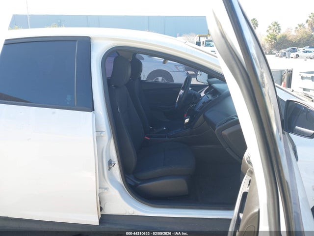 1FADP3K24GL246934 Ford FOCUS SE