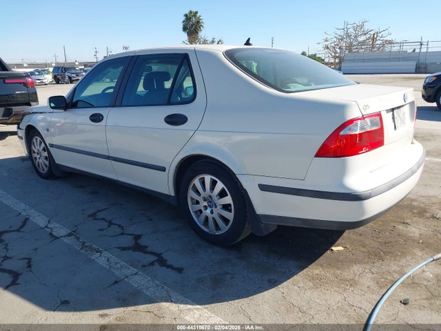 2002 SAAB 9-5 YS3EB45E223040747 Photo 2