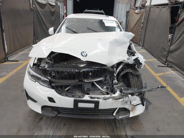 3MW5R1J04M8B99949 BMW 330I