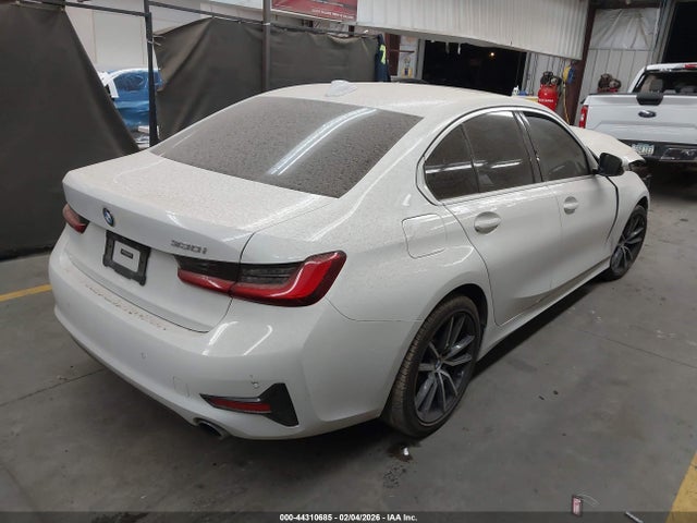 3MW5R1J04M8B99949 BMW 330I