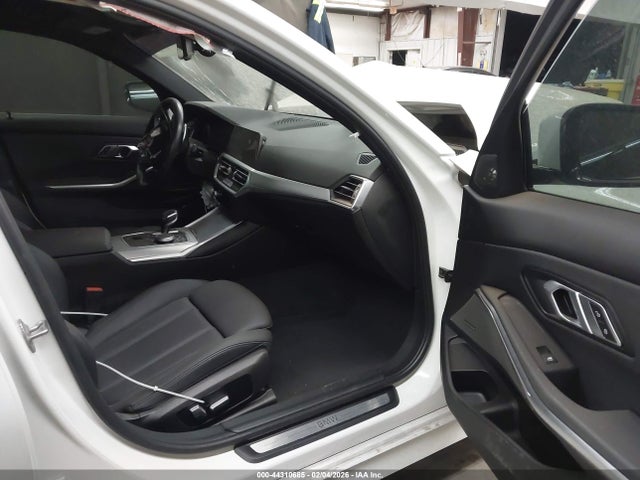 3MW5R1J04M8B99949 BMW 330I
