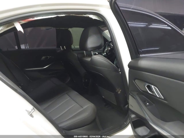 3MW5R1J04M8B99949 BMW 330I