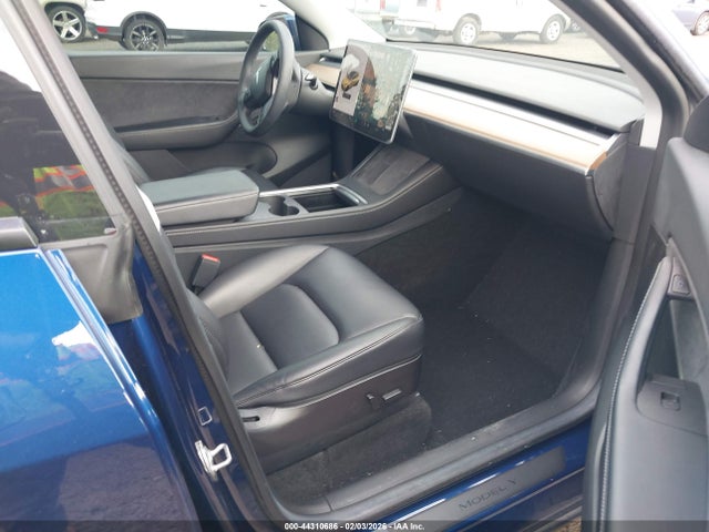 2021 TESLA MODEL Y 5YJYGDEEXMF286800 Photo 4