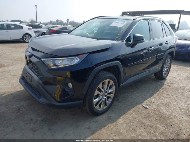 Toyota Rav4 Xle Premium 2019 2T3C1RFV3KC030997 Image 2