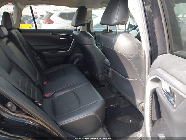 Toyota Rav4 Xle Premium 2019 2T3C1RFV3KC030997 Image 8