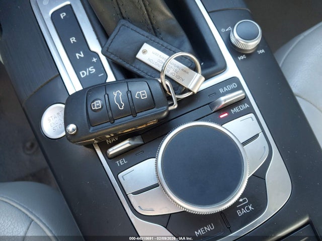 44310691 :رقم المزاد ، WAUEFGFF1F1041665 vin ، 2015 Audi A3 2.0t Premium مزاد بيع