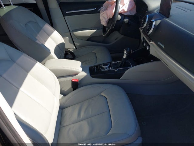 44310691 :رقم المزاد ، WAUEFGFF1F1041665 vin ، 2015 Audi A3 2.0t Premium مزاد بيع