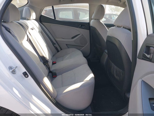 KIA Optima Lx 2015 KNAGM4A72F5645778 Image 8