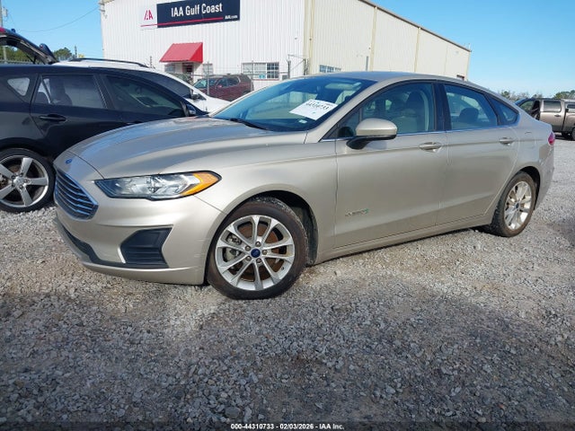 Ford Fusion Hybrid Se 2019 3FA6P0LU1KR119947 Image 2