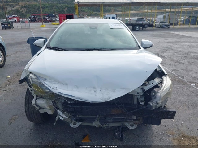 5YFBURHE3JP751764 Toyota COROLLA SE
