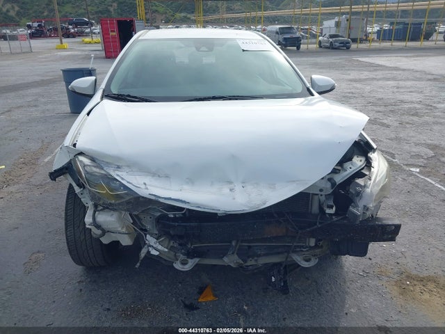 5YFBURHE3JP751764 Toyota COROLLA SE