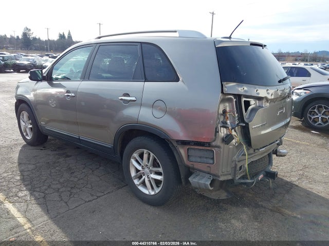 5XYKTCA66FG585450 KIA SORENTO LX