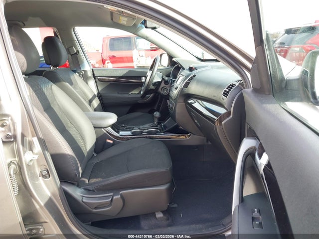 5XYKTCA66FG585450 KIA SORENTO LX