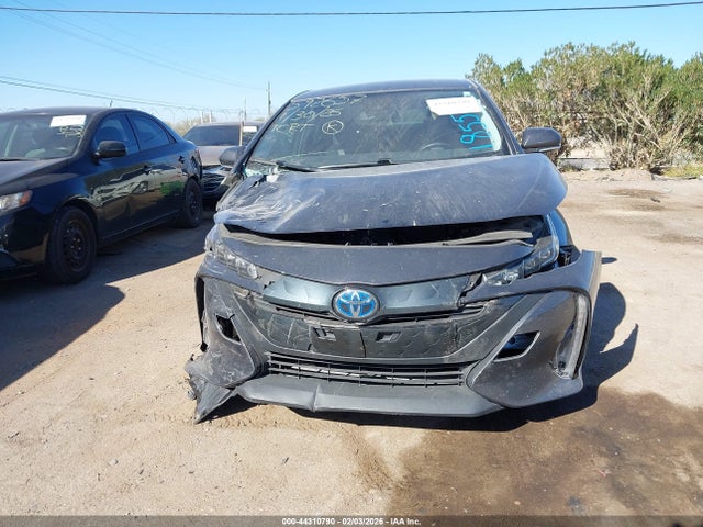 JTDKAMFP0M3185558 Toyota Prius Prime Xle