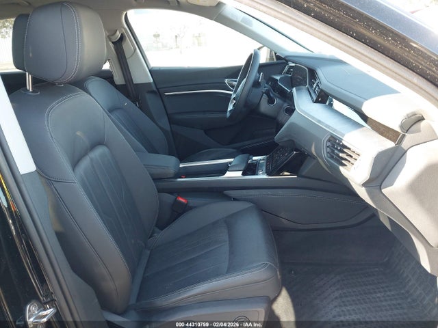 Продаж на аукціоні авто 2024 Audi Q8 E-tron Premium Plus Quattro, vin: WA15AAGE0RB060401, номер лоту: 44310799