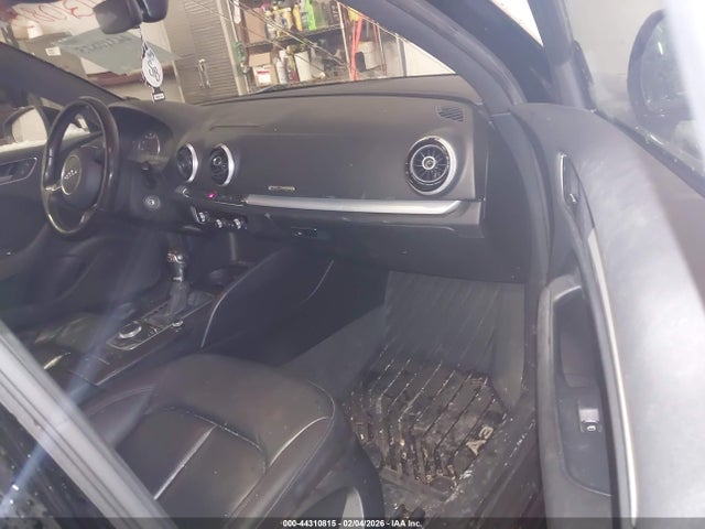 2016 AUDI A3 WAUB8GFF7G1056346 Photo 4