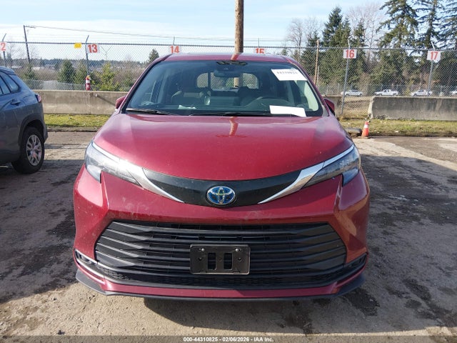 Toyota SIENNA LE 2024 5TDBSKFC6RS134974 Image 12