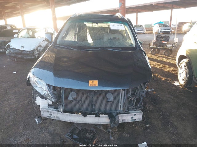 44310831 :رقم المزاد ، 2T2BK1BA3BC110527 vin ، 2011 Lexus Rx 350 مزاد بيع