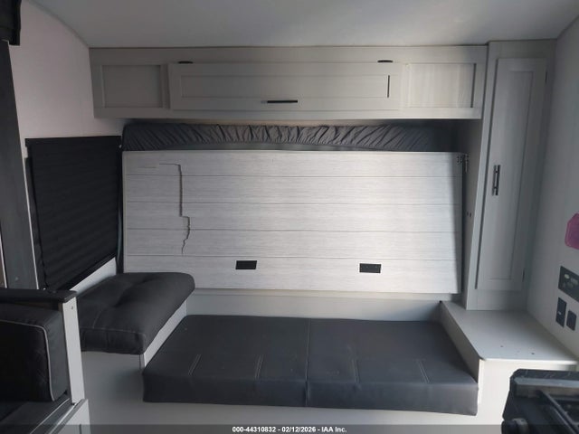 2022 FOREST RIVER SALEM 5ZT2SMGC8NN800645 Photo 4