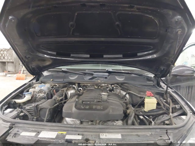 2017 VOLKSWAGEN TOUAREG WVGRF7BP8HD006167 Photo 9