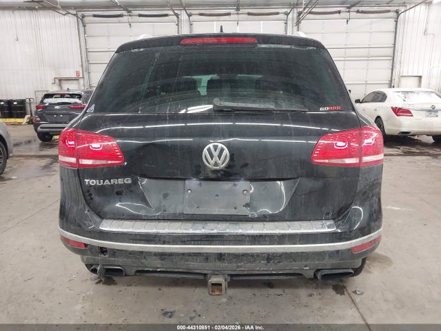 44310851 :رقم المزاد ، WVGRF7BP8HD006167 vin ، 2017 Volkswagen Touareg V6 Wolfsburg Edition مزاد بيع
