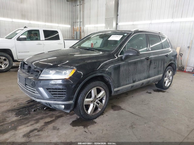 2017 VOLKSWAGEN TOUAREG WVGRF7BP8HD006167 Photo 1