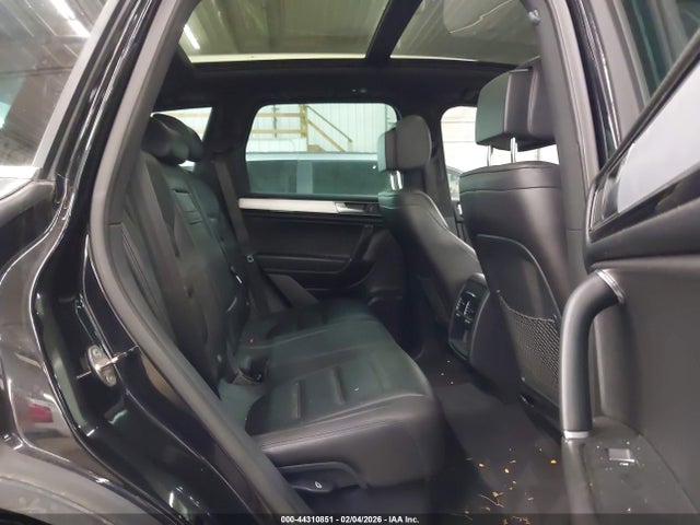 2017 VOLKSWAGEN TOUAREG WVGRF7BP8HD006167 Photo 7