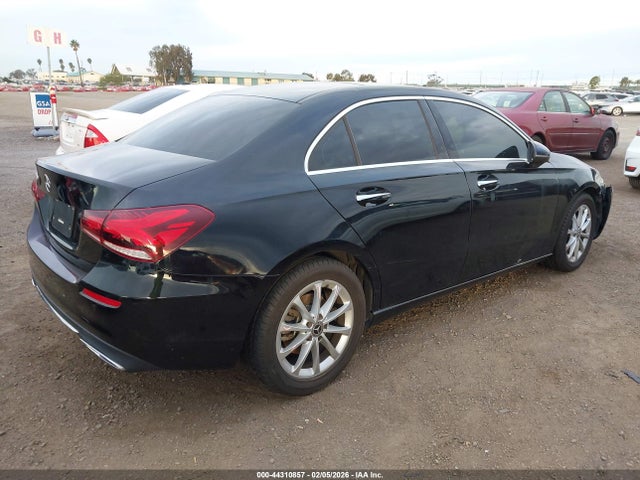 2021 MERCEDES-BENZ A 220 W1K3G4EB7MJ270827 Photo 3