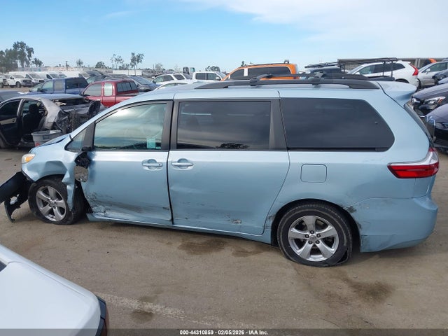 5TDKK3DC1FS645626 Toyota Sienna Le 8 Passenger
