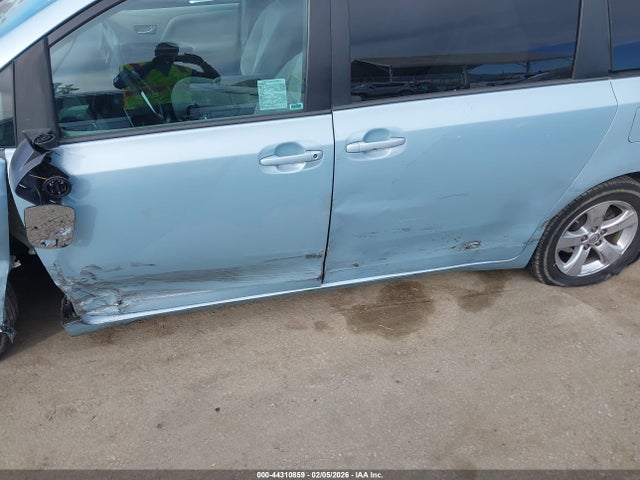 5TDKK3DC1FS645626 Toyota Sienna Le 8 Passenger