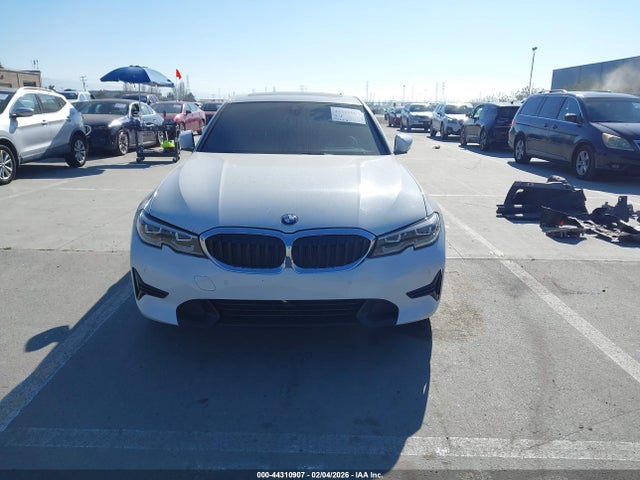 WBA5R1C51KAK08505 BMW 330I