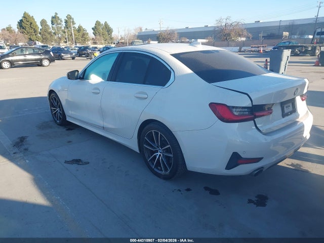 WBA5R1C51KAK08505 BMW 330I