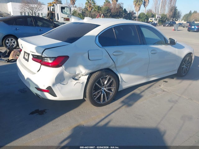 WBA5R1C51KAK08505 BMW 330I