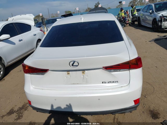 44310908 :رقم المزاد ، JTHBA1D25H5045634 vin ، 2017 Lexus Is 200t مزاد بيع