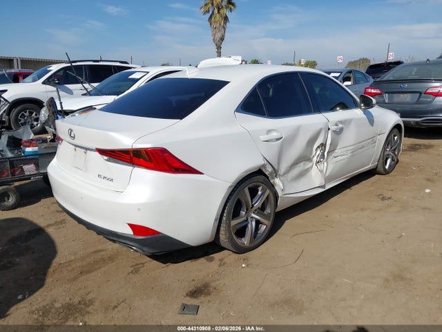 44310908 :رقم المزاد ، JTHBA1D25H5045634 vin ، 2017 Lexus Is 200t مزاد بيع