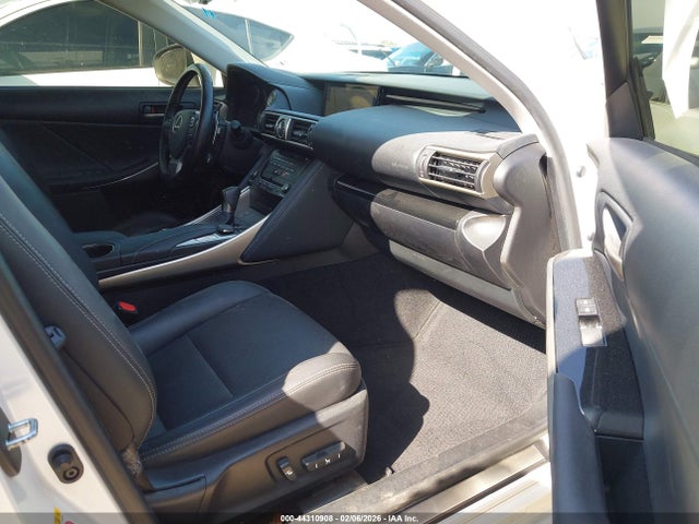 44310908 :رقم المزاد ، JTHBA1D25H5045634 vin ، 2017 Lexus Is 200t مزاد بيع