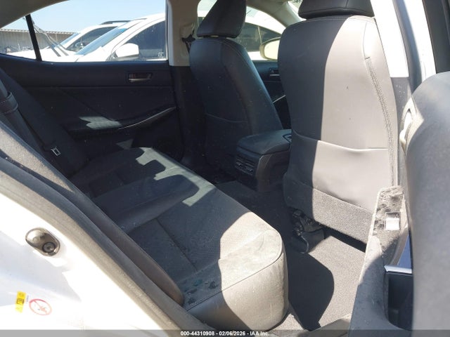 44310908 :رقم المزاد ، JTHBA1D25H5045634 vin ، 2017 Lexus Is 200t مزاد بيع