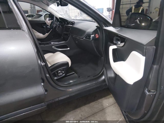 2019 JAGUAR F-PACE SADCL2GX7KA362301 Photo 4
