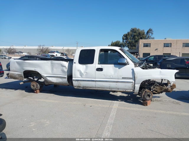 44310920 :رقم المزاد ، 1GTGC29U3YE288716 vin ، 2000 Gmc Sierra 2500 Sle مزاد بيع