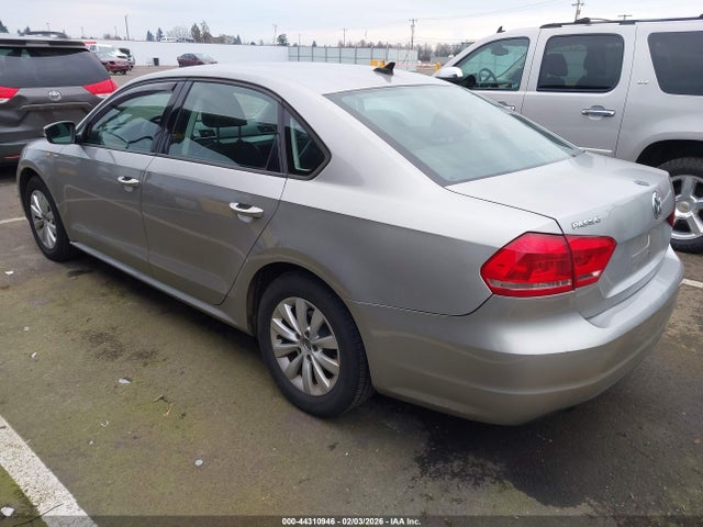 1VWAT7A34EC076532 Volkswagen Passat 1.8t Wolfsburg Edition