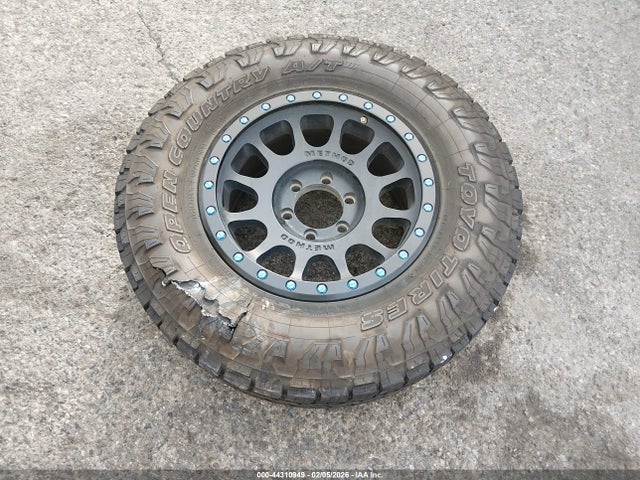 3TMDZ5BN3LM090243 Toyota Tacoma Trd Off-road