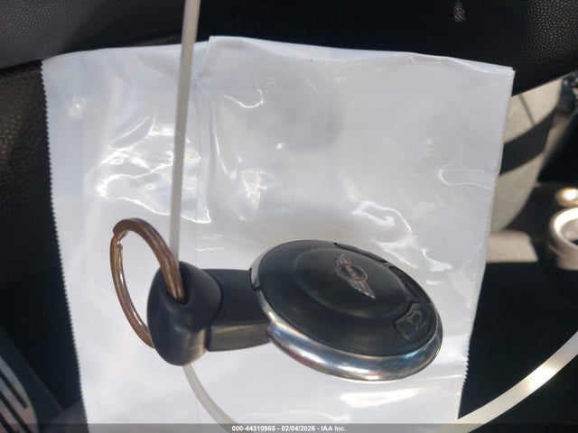 2011 MINI COOPER S WMWSV3C53BTY13088 Photo 10