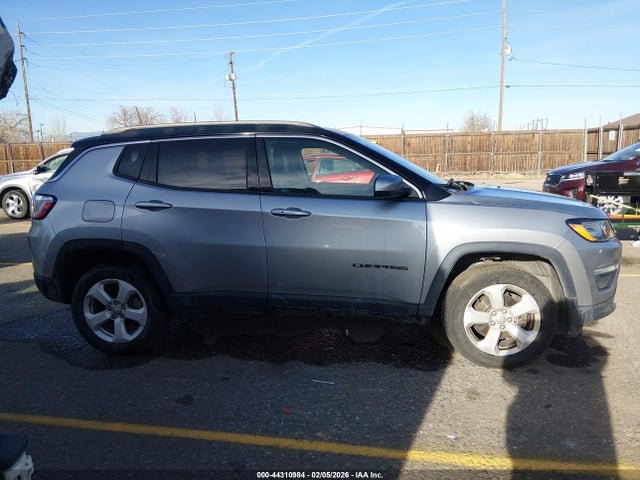 2018 Jeep Compass Latitude 4x4 მანქანა იყიდება აუქციონზე, vin: 3C4NJDBB9JT168345, აუქციონის ნომერი: 44310984
