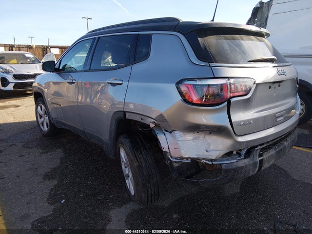 2018 Jeep Compass Latitude 4x4 მანქანა იყიდება აუქციონზე, vin: 3C4NJDBB9JT168345, აუქციონის ნომერი: 44310984
