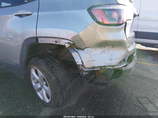 2018 Jeep Compass Latitude 4x4 მანქანა იყიდება აუქციონზე, vin: 3C4NJDBB9JT168345, აუქციონის ნომერი: 44310984