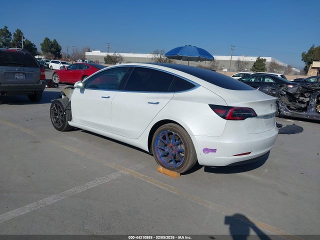 Продажа на аукционе авто 2019 Tesla Model 3 Long Range/mid Range/standard Range/standard Range Plus, vin: 5YJ3E1EA5KF401604, номер лота: 44310988
